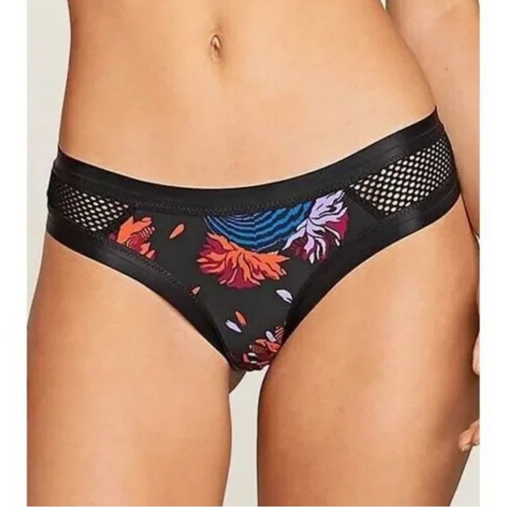 Volcolm bikini bottom